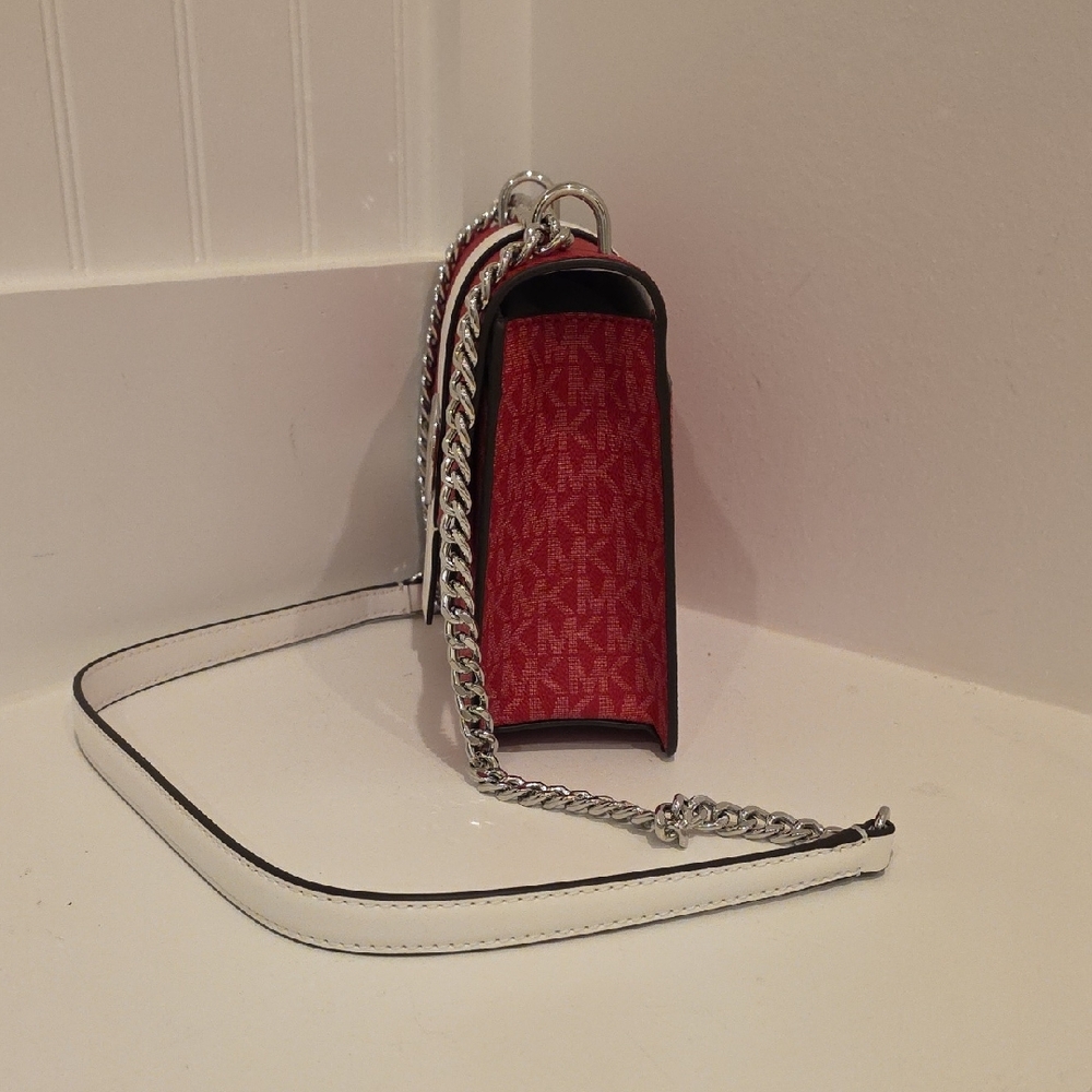 Michael Kors Red and White Crossbody Bag with Chain Strap - Picture 4 of 8